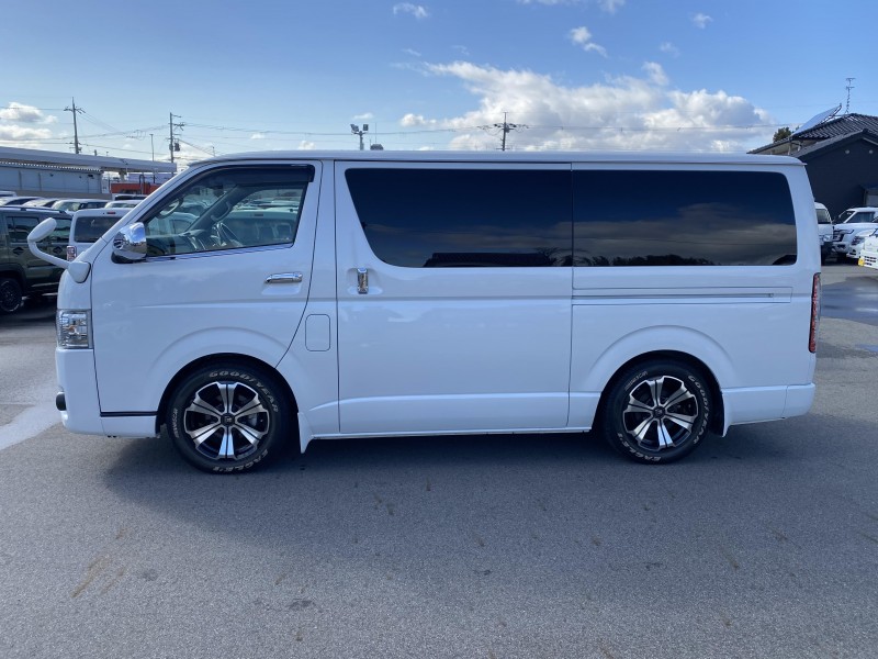 ハイエースバン9枚目