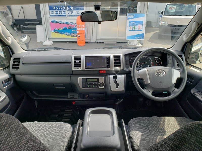 ハイエースバン35枚目