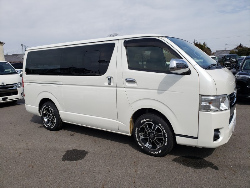 ハイエースバン4枚目