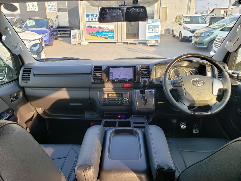 ハイエースバン37枚目