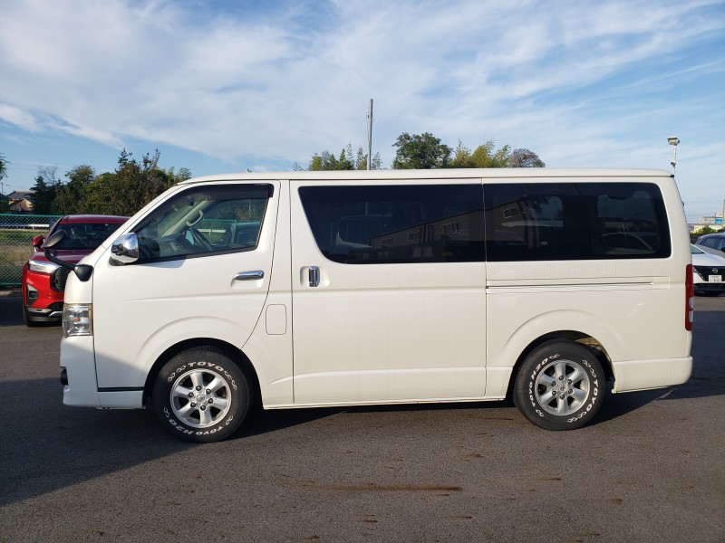 ハイエースバン10枚目