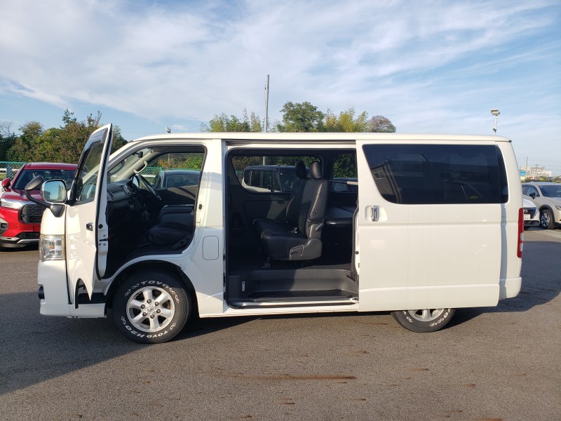 ハイエースバン11枚目