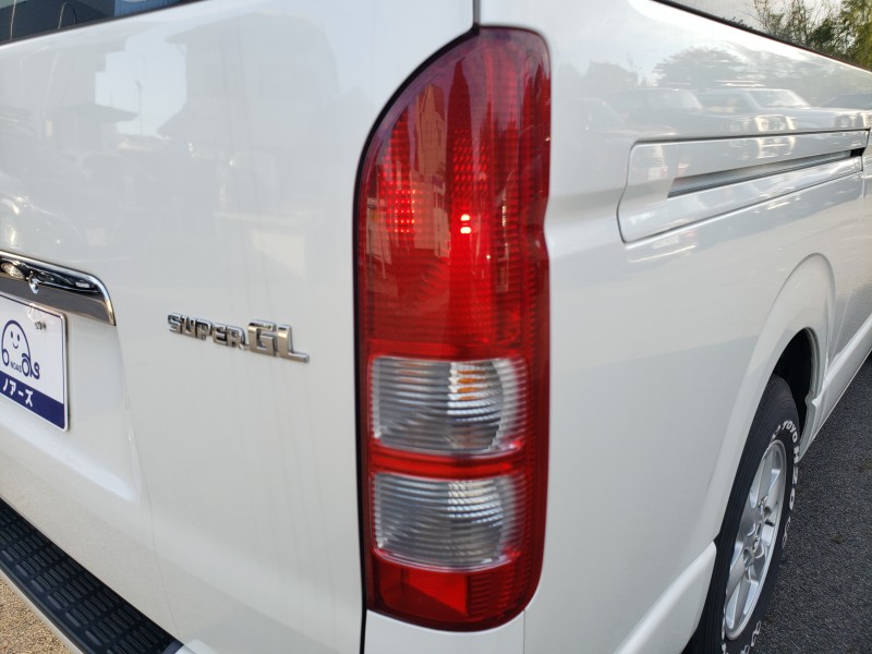 ハイエースバン14枚目