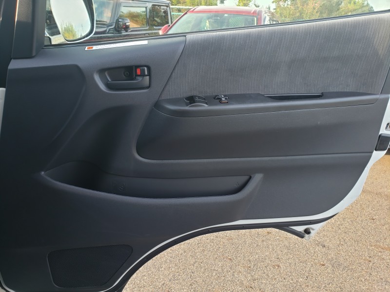 ハイエースバン17枚目