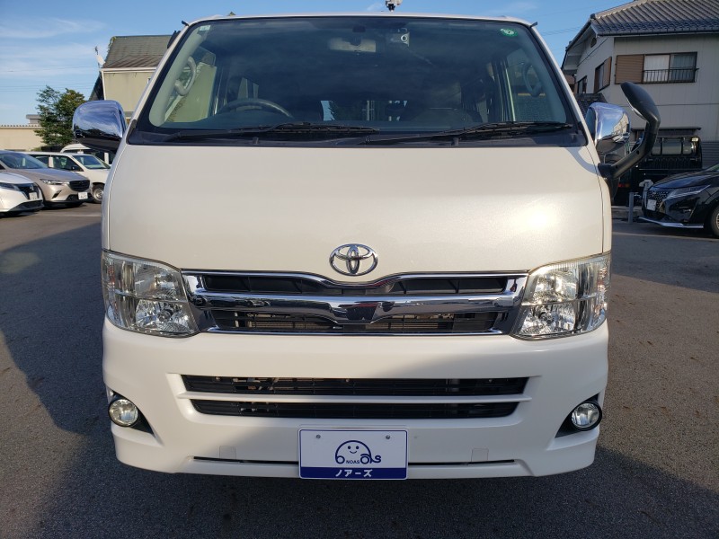 ハイエースバン2枚目