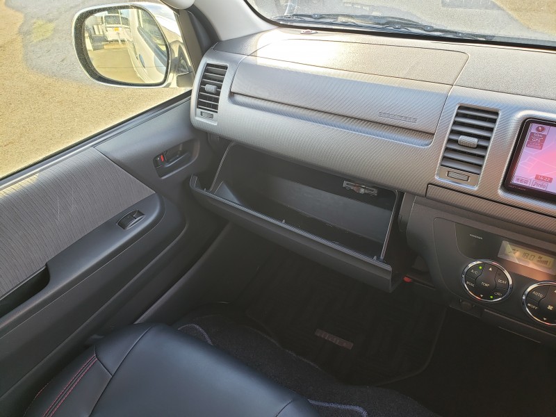 ハイエースバン28枚目