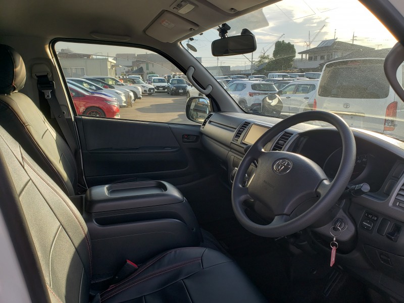 ハイエースバン34枚目