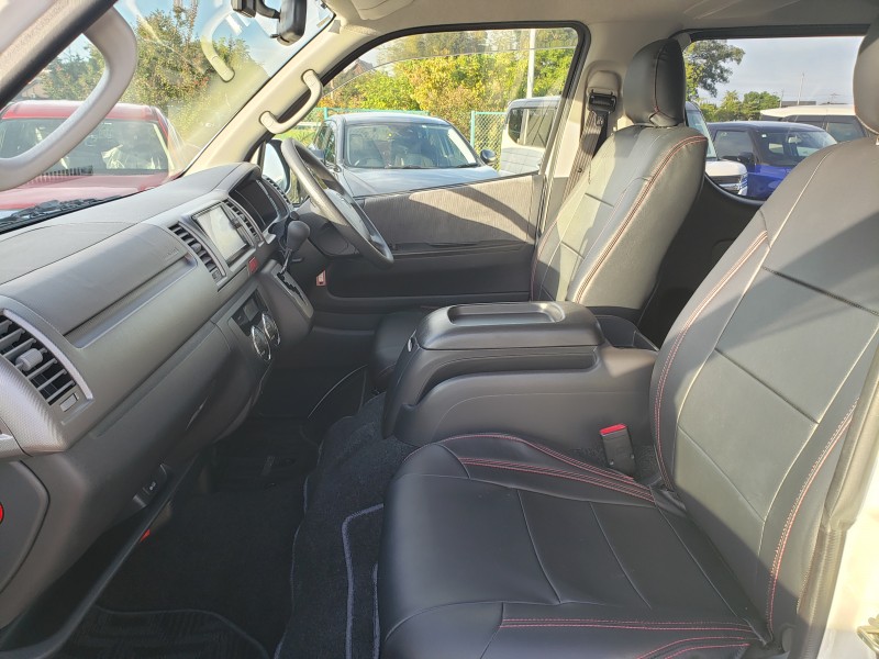 ハイエースバン35枚目