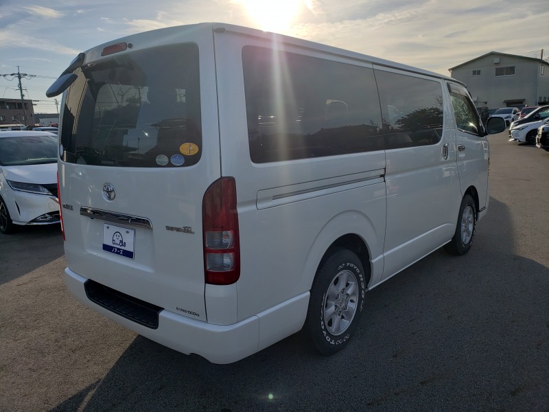 ハイエースバン5枚目