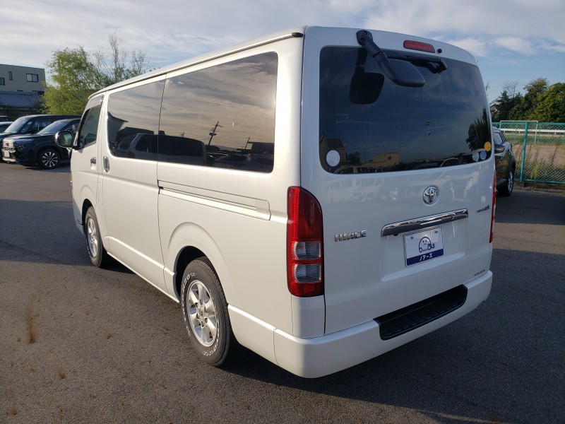 ハイエースバン9枚目