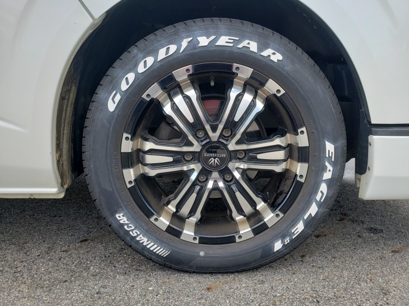 ハイエースバン14枚目