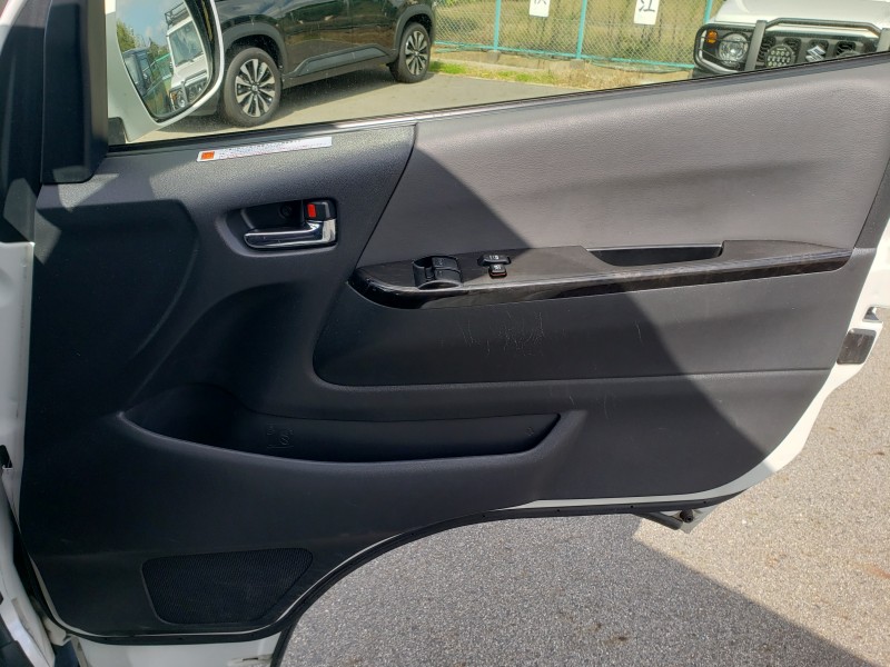 ハイエースバン16枚目