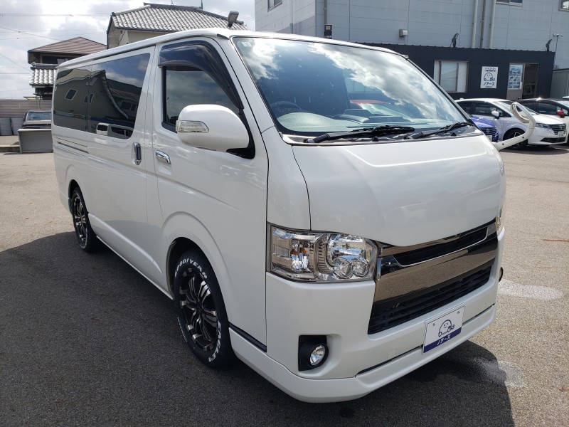 ハイエースバン3枚目