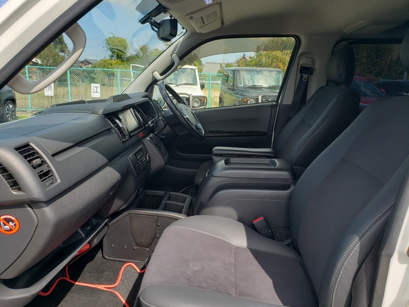 ハイエースバン33枚目