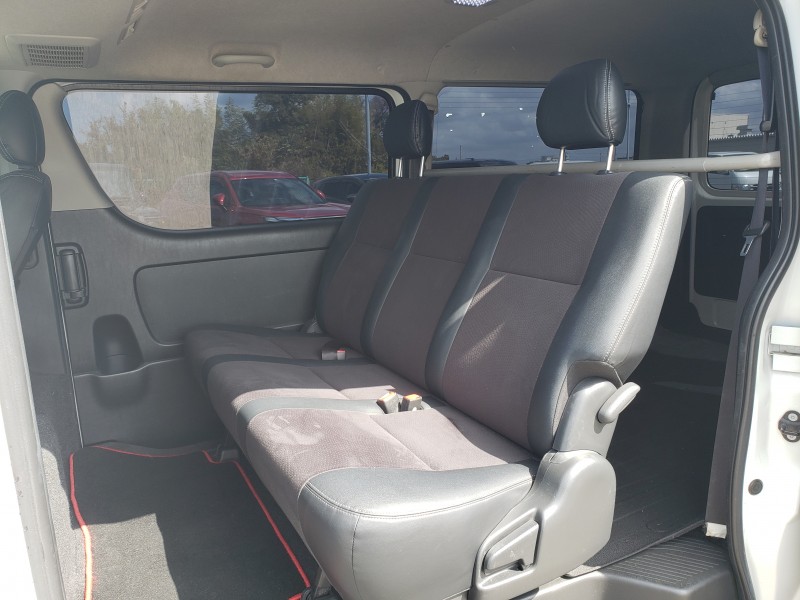 ハイエースバン34枚目