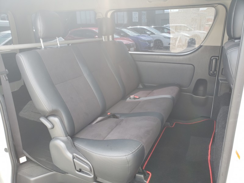 ハイエースバン35枚目