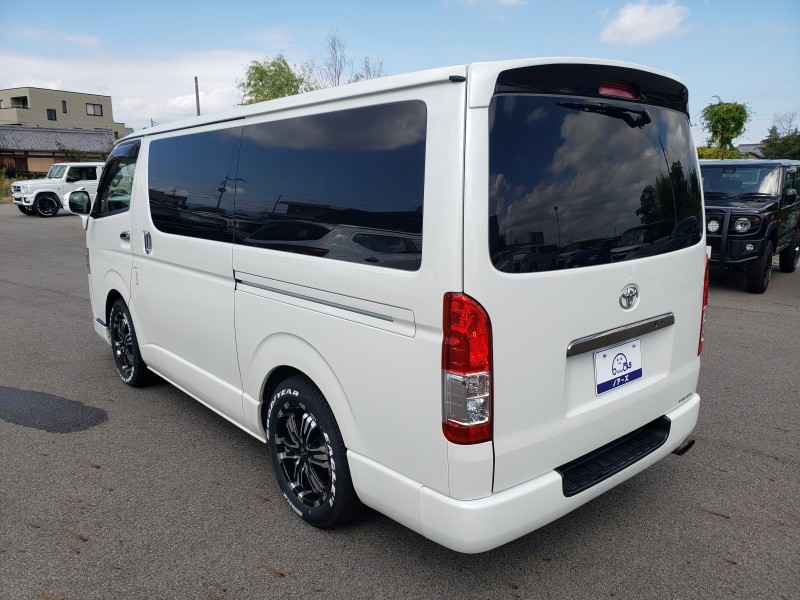 ハイエースバン8枚目