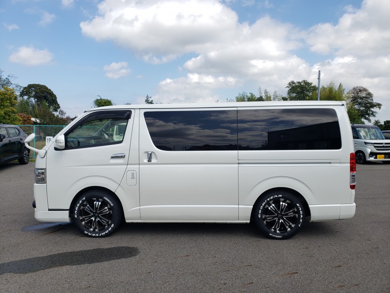 ハイエースバン9枚目