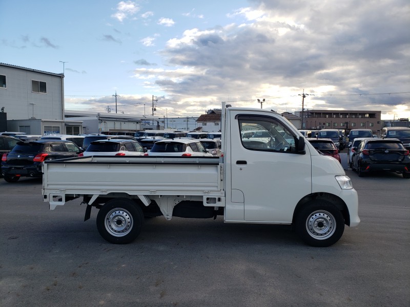 タウンエーストラック4枚目