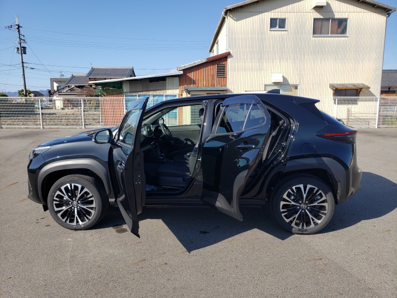 ヤリスクロス10枚目