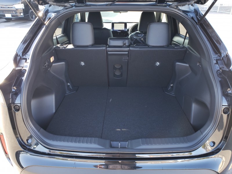 ヤリスクロス7枚目