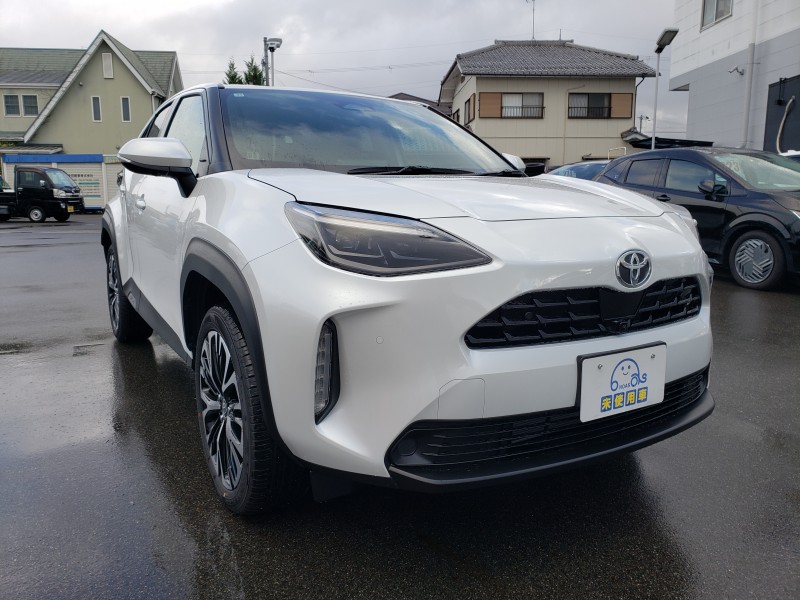 ヤリスクロス3枚目