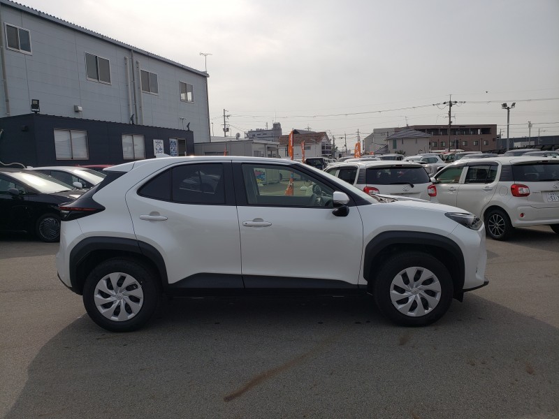 ヤリスクロス4枚目