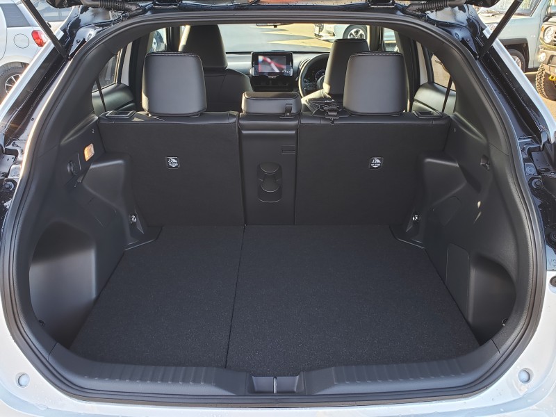 ヤリスクロス6枚目