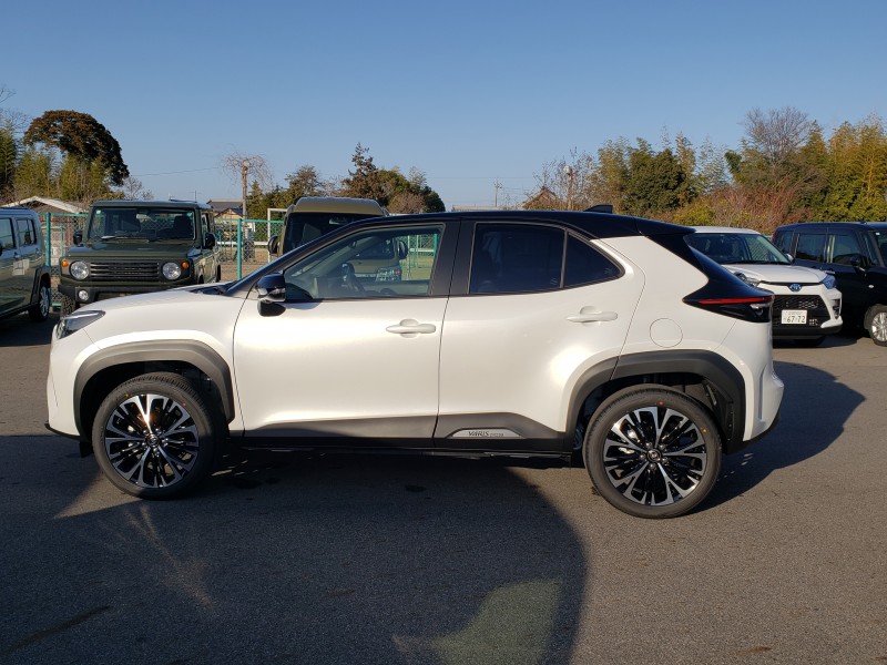 ヤリスクロス8枚目